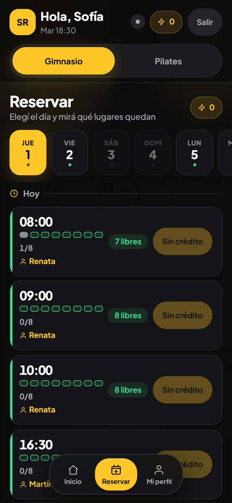 Pantalla de reservas: días de la semana y horarios con cupos libres.